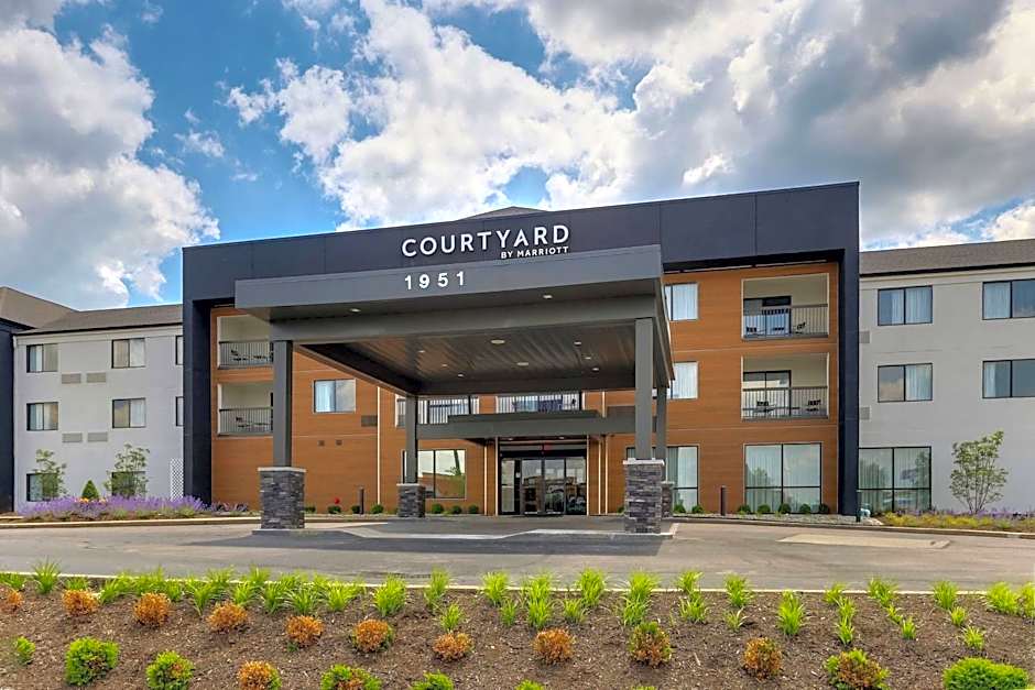 Exterior View - Courtyard Marriott